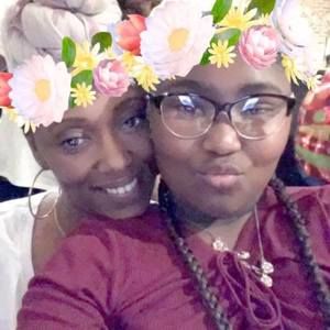 Meet your Posher, Evette